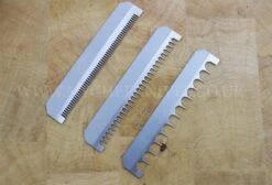 Benriner Japanese Professional Mandoline Slicer 3 Blades 9.5cm + Food Holder -BladePro Store benriner japanese professional mandoline slicer 3 blades 9cm food holder 3