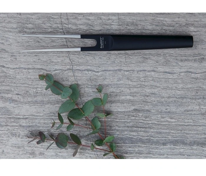 BergHOFF Ron Titan Carving Fork 17cm - Black Steel Handle 6 BergHOFF Ron Titan Carving Fork 17cm - Black Steel Handle - Image 4